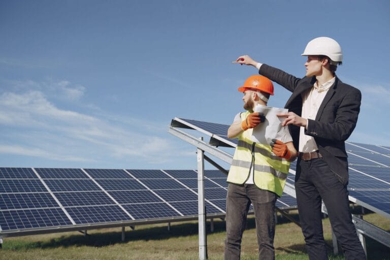 Hurricane-rated solar mounting: wind loads, steel frames and corrosion