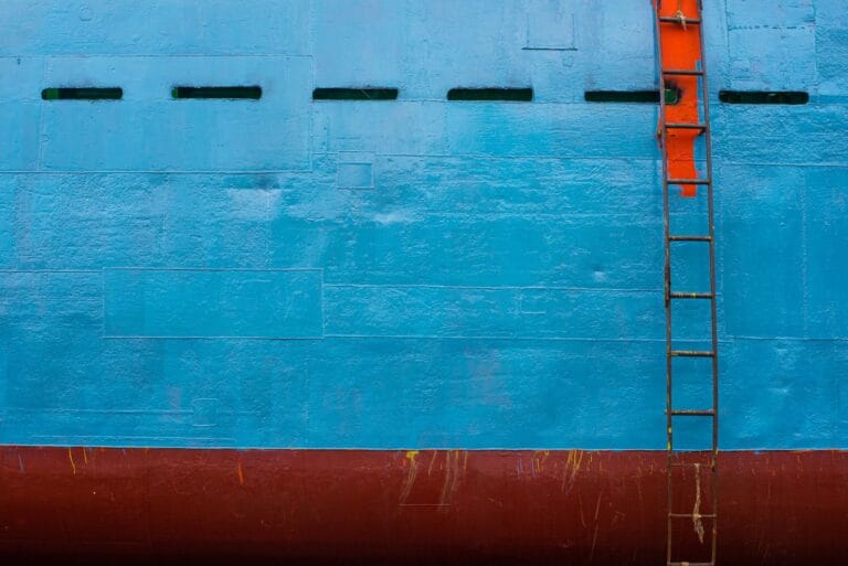 Industrial coatings for Caribbean marine environments: epoxy, polyurethane and zinc